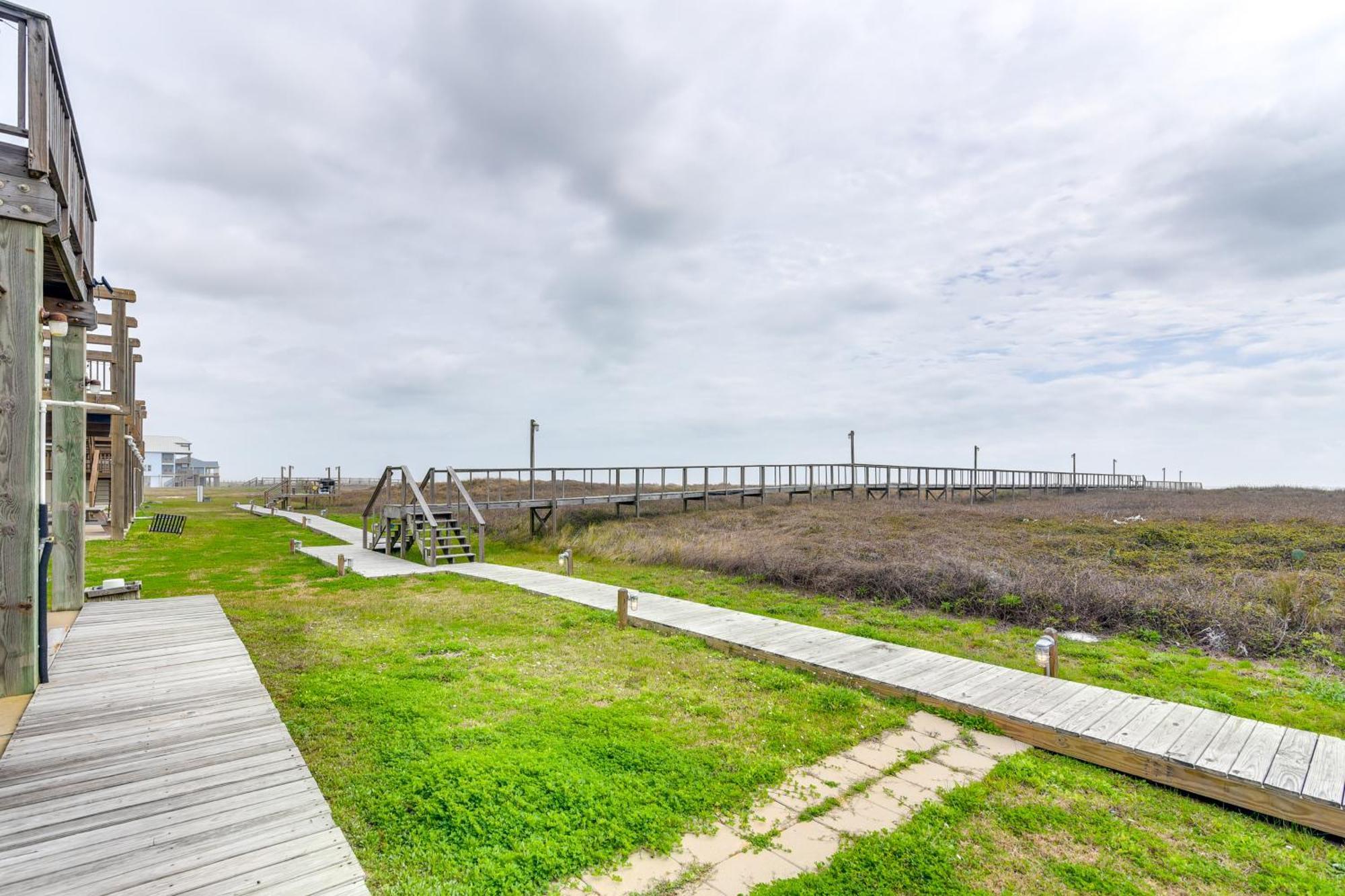 Ocean-View Surfside Home With Boardwalk To Beach! Surfside Beach Zewnętrze zdjęcie